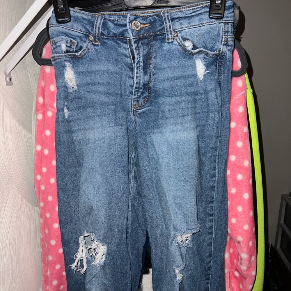 Women’s Ripped Distressed Jeans